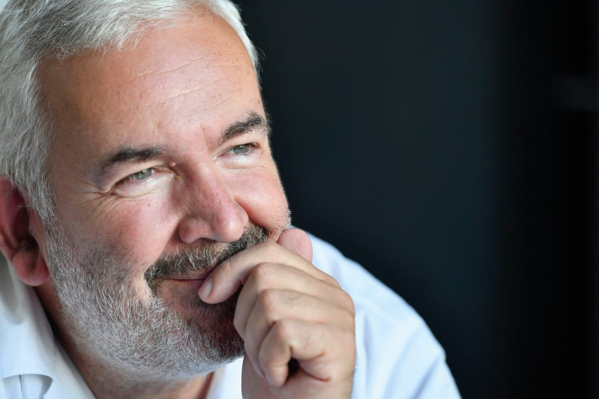 Dirigent Marc Minkowski in Porträtaufnahme