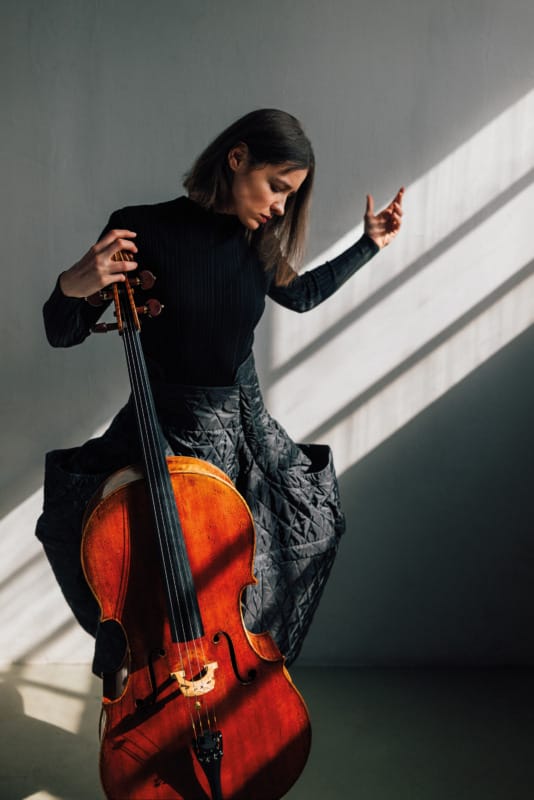 Anastasia Kobekina mit Cello