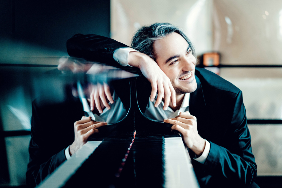 Copyright: Andrej Grilc Alexander Gadjiev