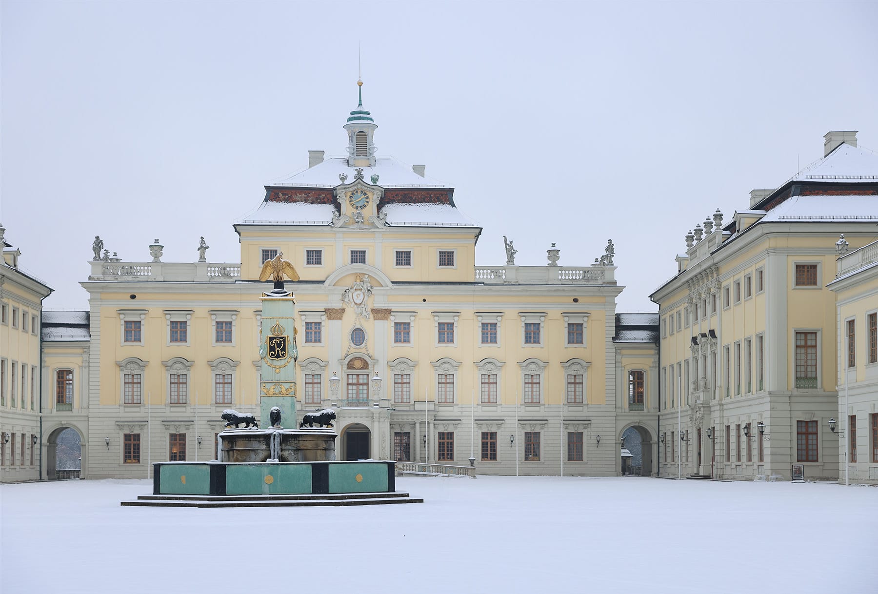 Schloss im Schnee cr