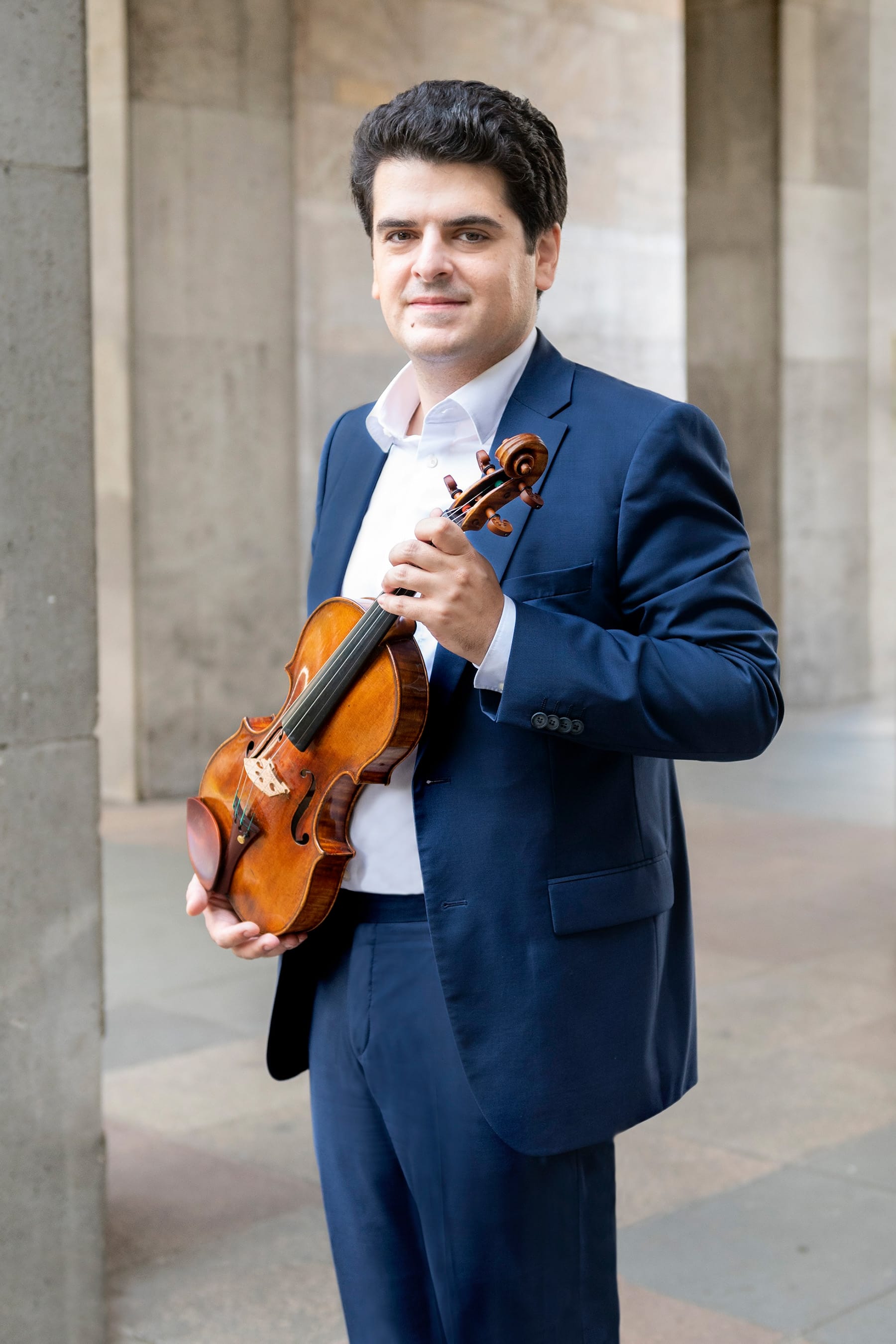 Michael Barenboim mit Geige